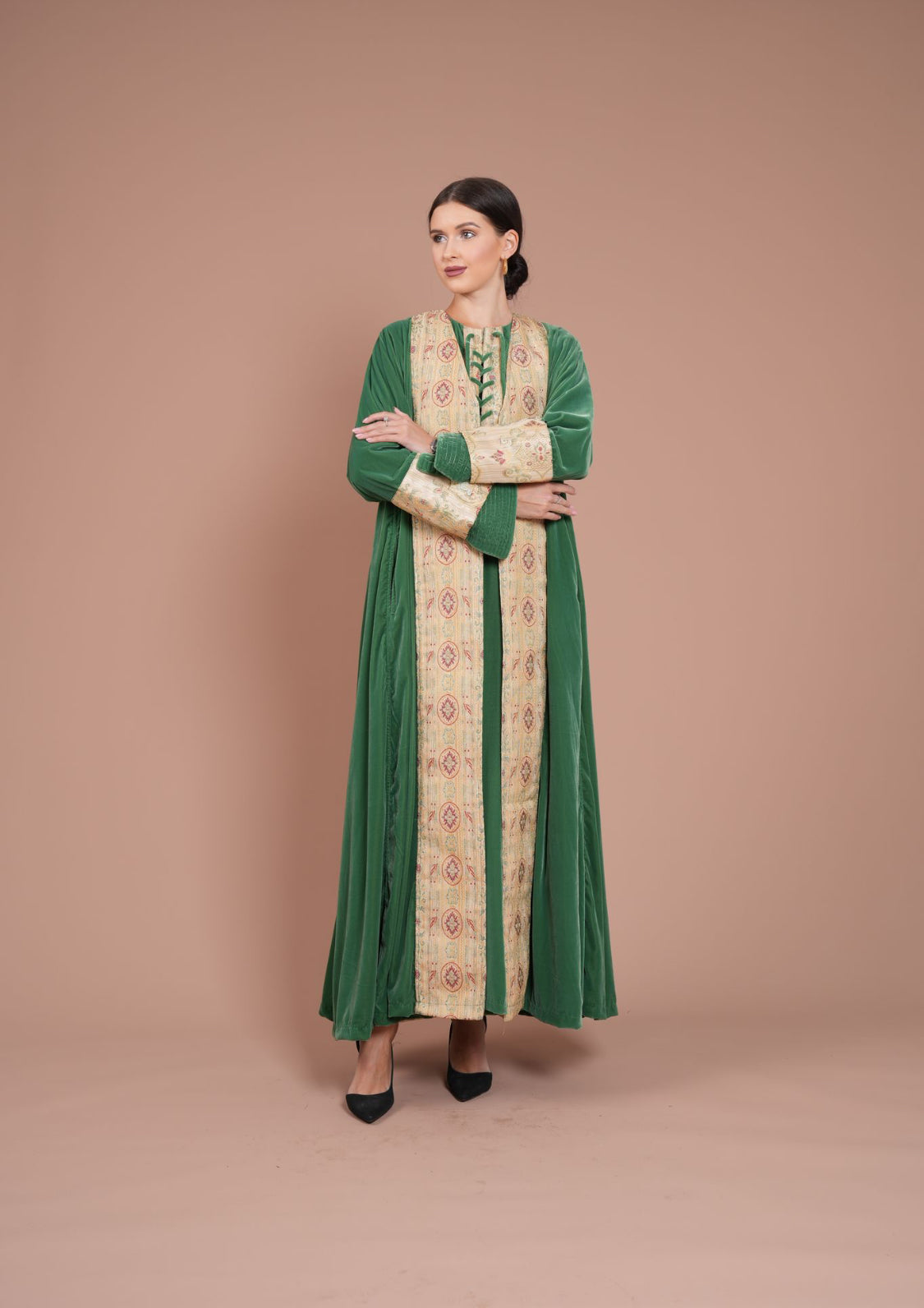 green daraa and bisht, two piece set
