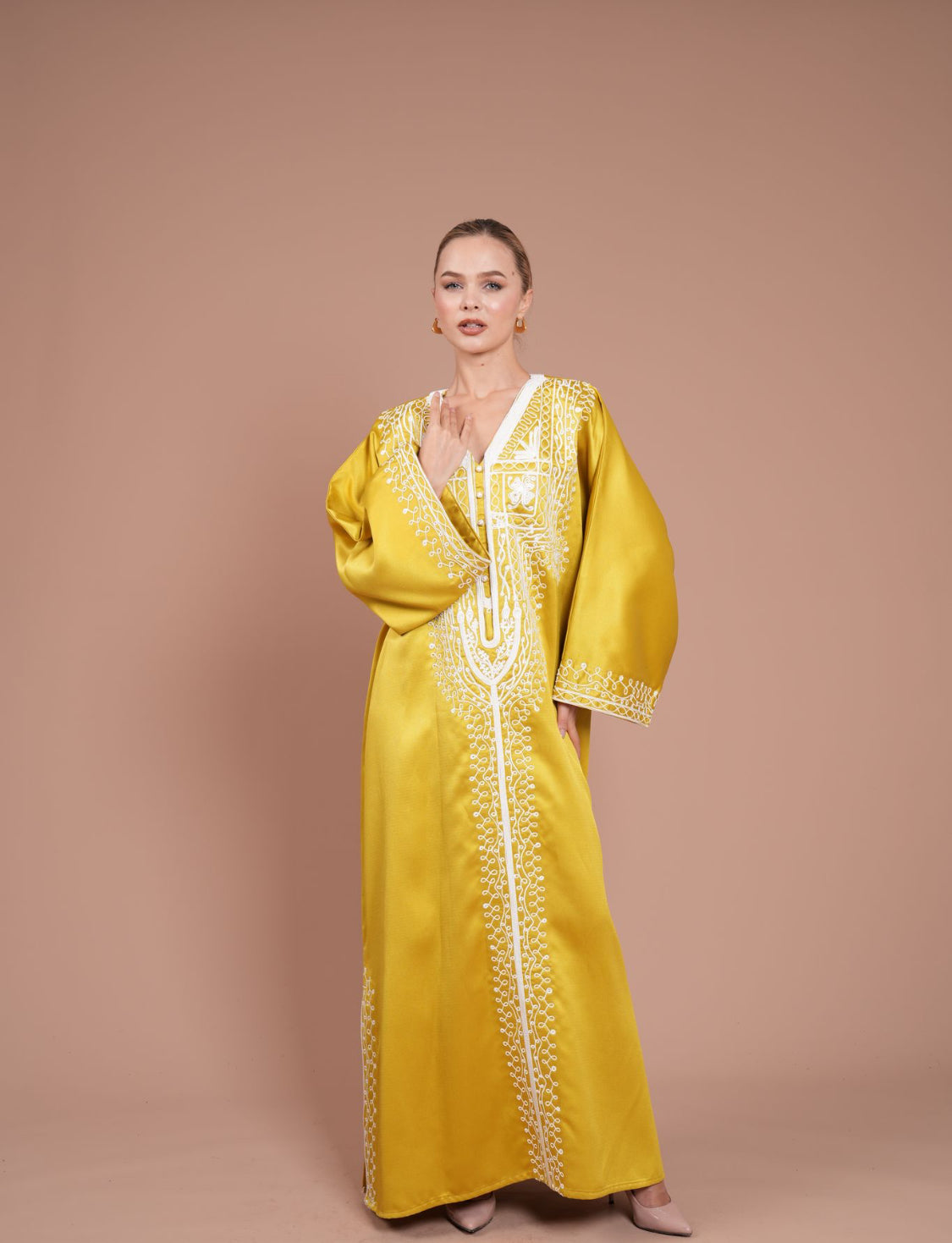 daraa with white embroidery