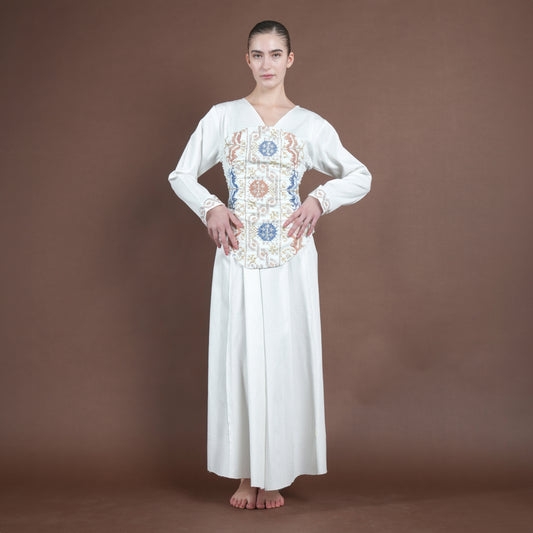 White linen Daraa with embroidery Piece